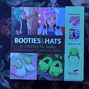 NWOT CROCHET BOOTIES AND HATS BABY